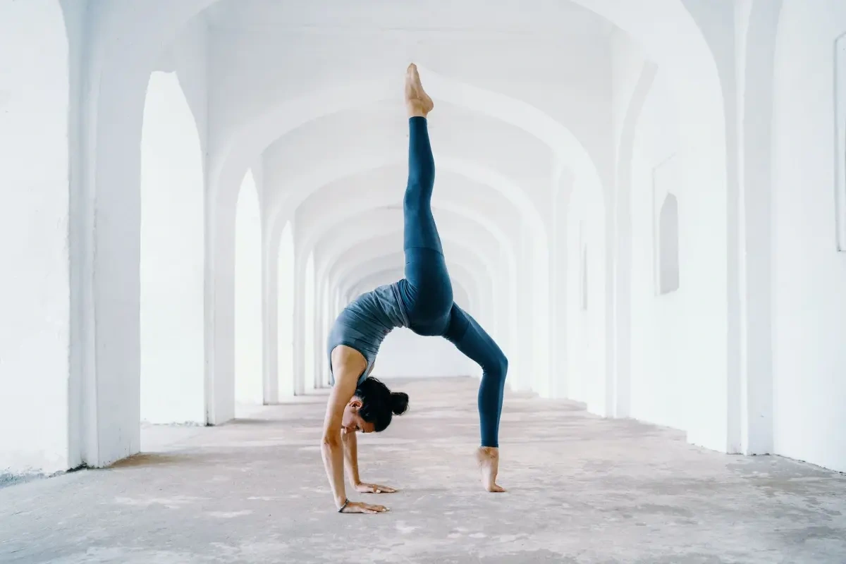4 grunde til at vælge ordentligt yogaudstyr og 3 tips til at få endnu mere ud af din yogatræning